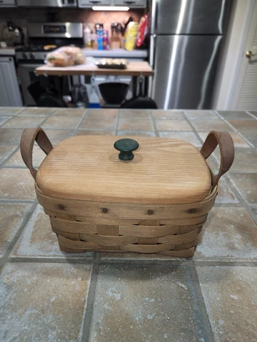 Vintage 1984 Longaberger Mini  Basket Hand Woven Signed Dated USA With Lid Cover