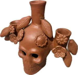 West Elm Terrakotta Totenkopf Kandelaber - Made In Mexico  - Bild 1 von 19