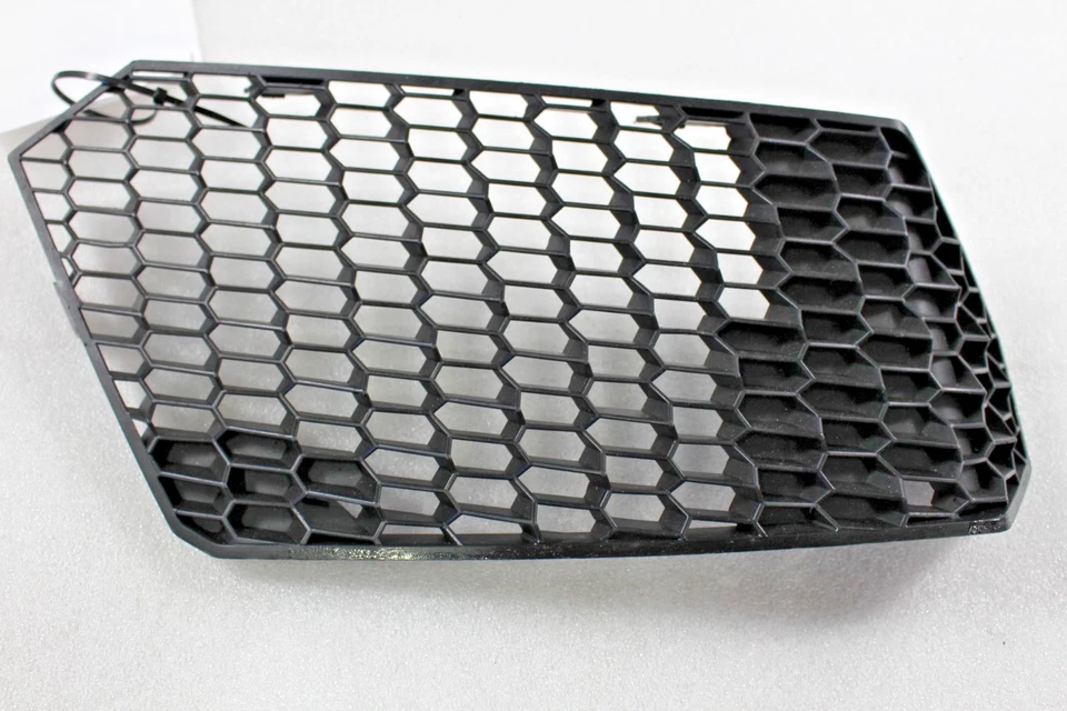 Lamborghini Aventador LP700, LH, izquierda, parachoques delantero parrilla, usado, P/N 470807681 Foto 1 de 4