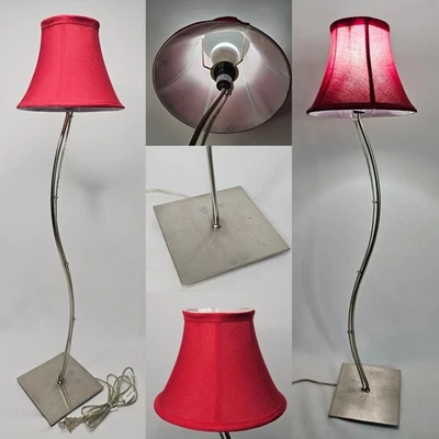 Lámpara Pottery Barn 30" Pantalla Roja Vástago de Metal Curvilíneo Base de Acero Inoxidable Piso LED Foto 1 de 4