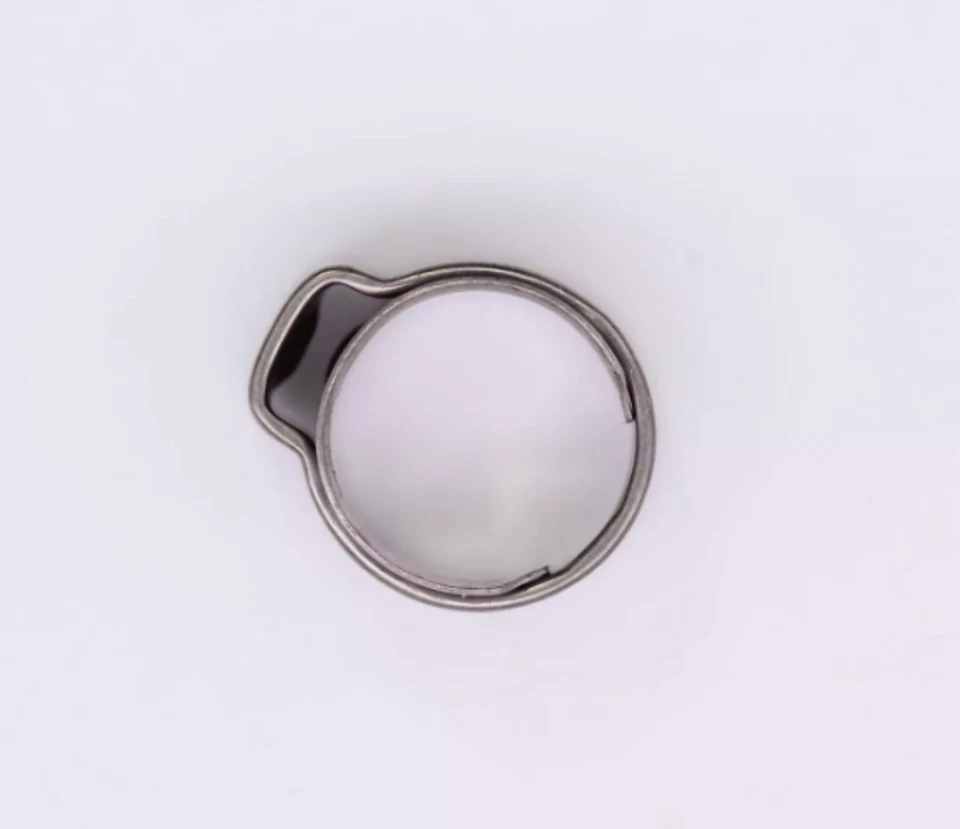 Clipe de mangueira NOS Triumph 1991-2017 Trophy Street Triple Tiger Daytona T3700077 fabricante de equipamento original - Imagem 1 de 4