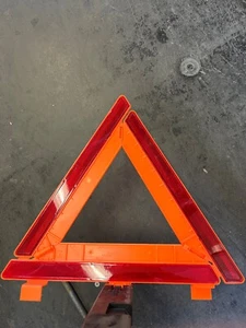 Triángulo De Advertencia Plegable - Imagen 1 de 3