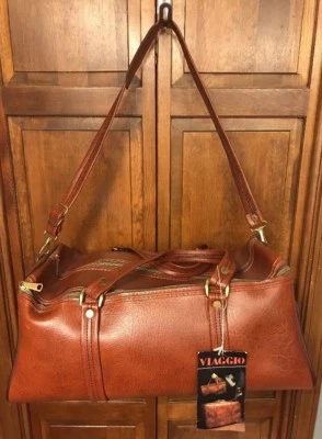 Viaggio by Peter’s Bag Corp Duffel Overnight Carry On Travel Vinyl 20 x 12 x 9 - Image 1 of 4