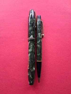 Conway Stewart 15 fountain pen Nippy 3 pencil. Green marble effect. England - Image 1 of 4