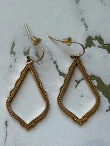 Pendientes colgantes Kendra Scott Sophee en tono oro rosa usados - Imagen 1 de 6