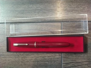 Vintage Parker 17 Fountain Pen Lady In Red - Picture 1 of 10