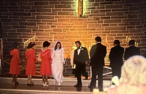 Vintage Foto Dia 1980 Hochzeit rote Brautjungfern Kleider - Bild 1 von 2