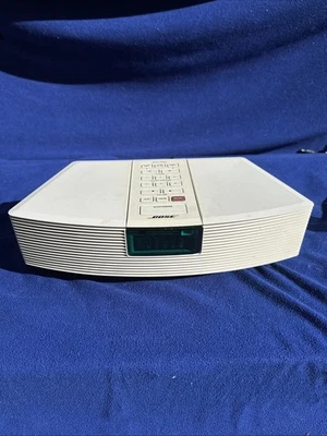 BOSE AWR1-1W WAVE RADIO AM/FM ALARM CLOCK WHITE No REMOTE - Image 1 of 4