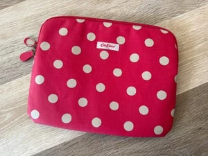 Neuf Cath Kidson rouge tacheté pour ordinateur portable peau néoprène intérieur hydrofuge - Photo 1/8