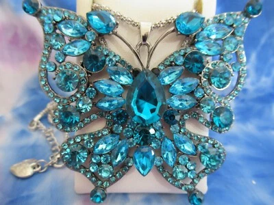 COLLAR COLGANTE MARIPOSA BETSEY JOHNSON GRANDE MEZCLADO CRISTAL AZUL Y DIAMANTES DE IMITACIÓN Foto 1 de 4