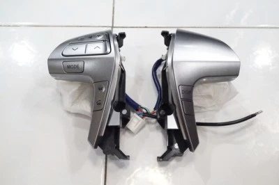 Toyota Hilux Fortuner 2009-14 Steering Wheel switch Mode Genuine Part - Image 1 of 4