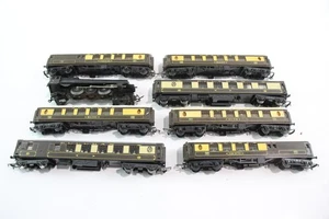 Triang OO Gauge Model Railways Princess E Locomotive Pullman Carriages - Picture 1 of 9