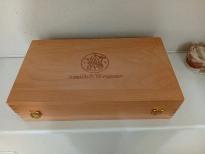 Smith & Wesson-BLEMISHED- Pistol/Revolver Storage Box – Beech Wood, 9" x 16"x4". - Image 1 of 4