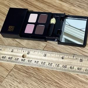 ESTEE LAUDER Signature Sombra de Ojos Quad 04 Cuarzo Baya, Espejo Compacto, Nuevo de Lote Antiguo - Imagen 1 de 4