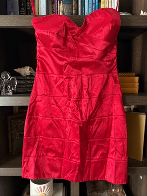 Mini Vestido Vintage Y2K Charlotte Russe Rojo Satinado Sin Tirantes Talla Mediana Foto 1 de 4