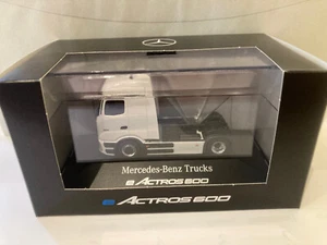Herpa MB eActros 600 Streamspace 2 Achser SoloModell "IAA 2024", PC-Vitrine, NEU - Bild 1 von 4
