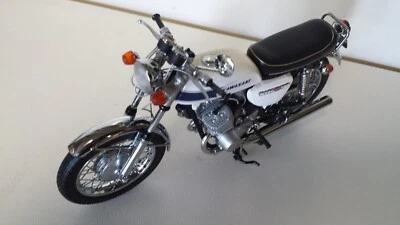 Kawasaki H1  Mach III.  1968        Minichamps 1/12 - Image 1 of 4