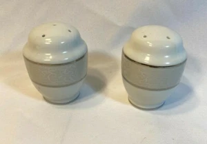 white and silver salt and pepper shakers - Picture 1 of 5