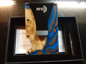 Wooden Element Wallet - Picture 1 of 6