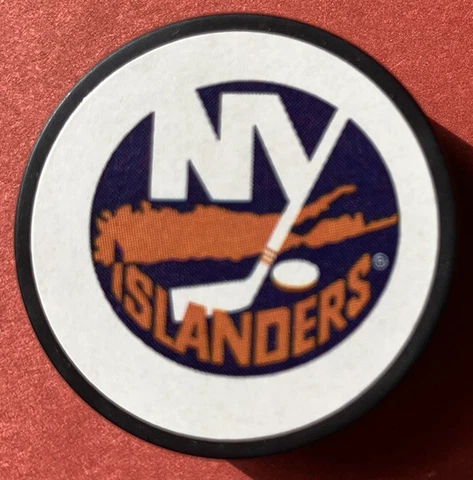 1990 New York Islanders mini NHL hockey puck Vintage plastic gumball miniature Cover