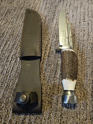 Hen And Rooster German Stainless Fixed Blade Knife With Sheath. HR-5017 - Image 1 of 4