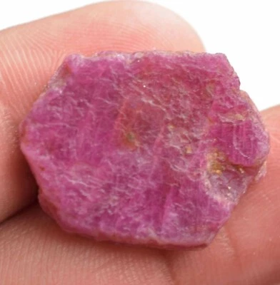 AAA Natural Unheated Mozambique Ruby Rough Loose Gemstone Slice 31.70 CT - Image 1 of 4