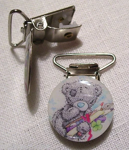 CLIP PINCE BRETELLE, CROCODILE, ATTACHE TÉTINE - OURSON NOUNOURS CRAYON - C02 - Picture 1 of 1