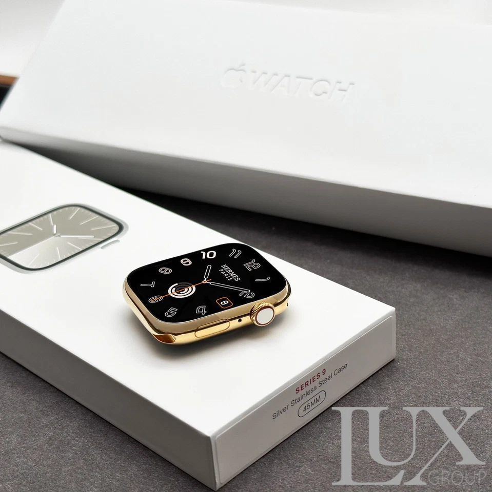 24k Gold Plated Apple Watch Series 9 41mm with Oysterflex Deployment Band Read - Image 1 of 4