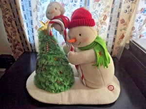 Hallmark 2010 Trimming The Tree Jingle Pals Peluche Animado Muñeco de Nieve Pingüino - Imagen 1 de 5