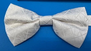 Masonic Bow Tie Square and Compass Subtle Pattern Silvery White Color Adjustable - Picture 1 of 3