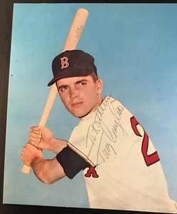 Tony Conigliaro Medias Rojas de Boston 1967 Foto Firmada SGA Certificado de Autenticidad a Kathleen MT - Imagen 1 de 3