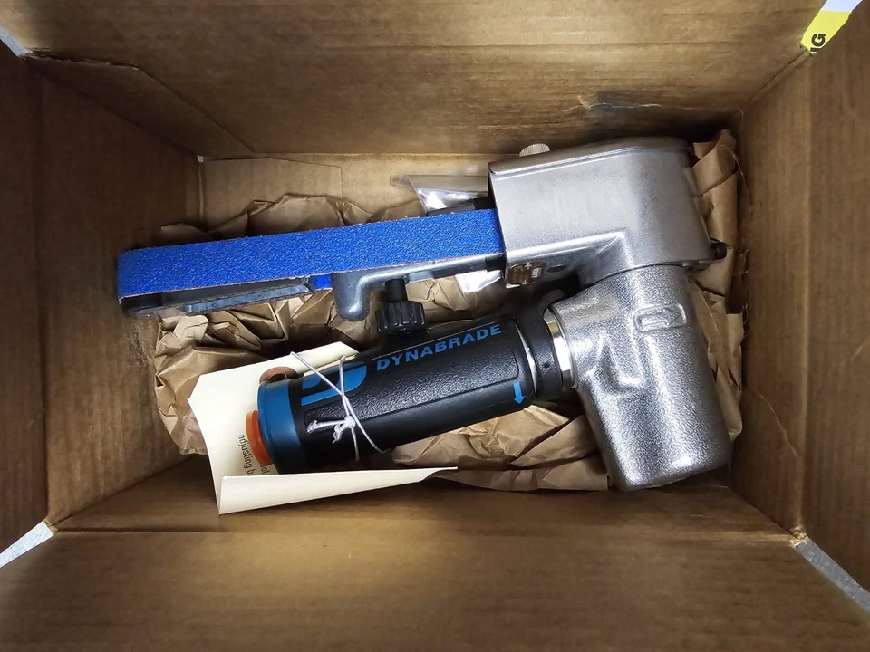 Dynabrade 40320 Dynafile II 便携式皮带砂光机 — 第 1/4 张图片