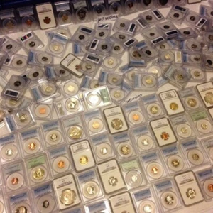 ✯ MONETA PCGS NGC CLASSIFICATA US ✯LOTTO 1 LASTRA✯ ARGENTO PLACCATO ✯ BORSA 10+ ANNI✯ - Foto 1 di 8