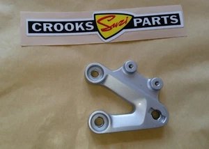 43521-18G00 GSX-R1000 K3/K4 2003/2004 Genuine Suzuki Left Hand Footrest Bracket - Picture 1 of 10