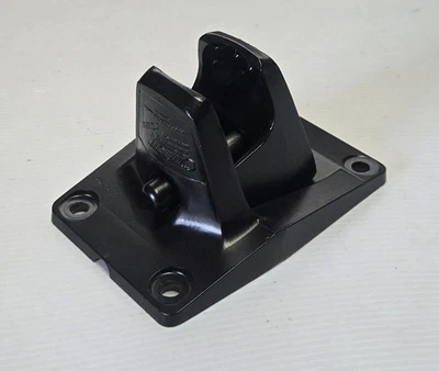 Omnimount Systems Series 100 Speaker Wall Mount Bracket 35 to 70 lbs - Image 1 of 4