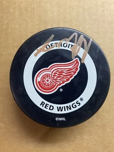 Detroit Red Wings - Larry Murphy - Signed Autographed Official Puck - Picture 1 of 6