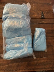 Blaue nicht chirurgische Level 1 Polyethylen Isolationskittel 15 Stück/Beutel ~ (13 Beutel) - Bild 1 von 2