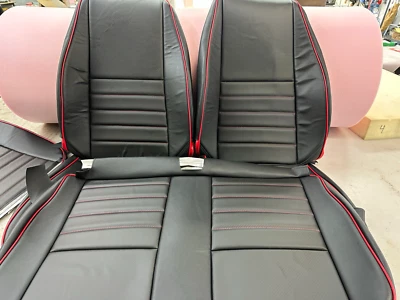 Fundas de asiento Suzuki Samurai 1986-1995 - Inserciones de carbono negras/negras - Borde rojo F/R Foto 1 de 4