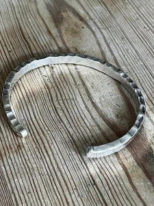 Artisan Lovely Minimalist Design Hand Made Silver 925 Hallmarked Cuff Bracelet - Picture 1 of 16