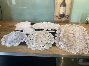 11x antike Tischwäsche Platzdeckchen Spitze Leinen Gehäkelt verschiedene Größen - Bild 1 von 10