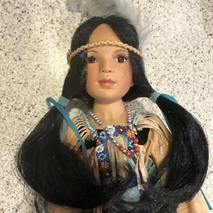 Bambola porcellana nativi americani in pensione firmata e numerata A240 "Patricia Rose" - Foto 1 di 9