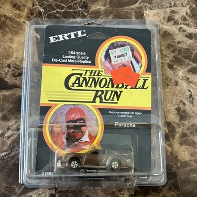 ERTL 1981 The CANNONBALL RUN PORSCHE 911 TURBO en tarjeta con protector Foto 1 de 4