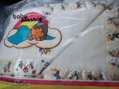 Manta de bebé vintage de acrílico blanca Triboro, borde satinado de Mickey & Friends - EE. UU.  Foto 1 de 4