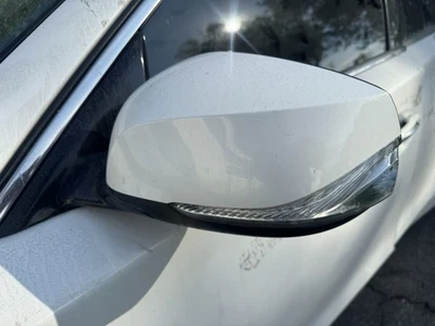 Боковое зеркало обзора со стороны водителя 2015 Infiniti Q50 - Изображение 1 из 2