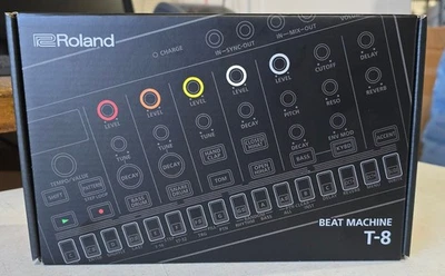 MÁQUINA SINTETIZADORA ROLAND AIRA T-8 BEAT Foto 1 de 4