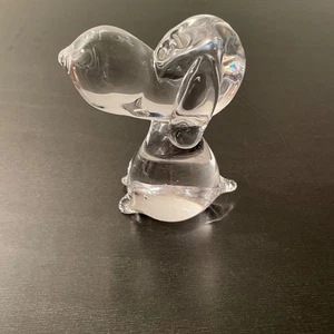 1972 United Features Syndicate Snoopy Clear Glass Figurine Paperweight Vintage - Picture 1 of 4