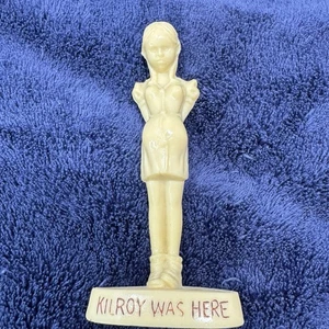 Vintage WW2 Era 'Kilroy Was Here' Statue Figure Pregnant Girl - Picture 1 of 3