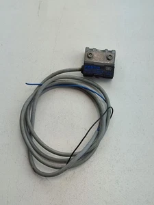 Festo 151672 SMEO-1-LED-24K5 Sensor B - Picture 1 of 2