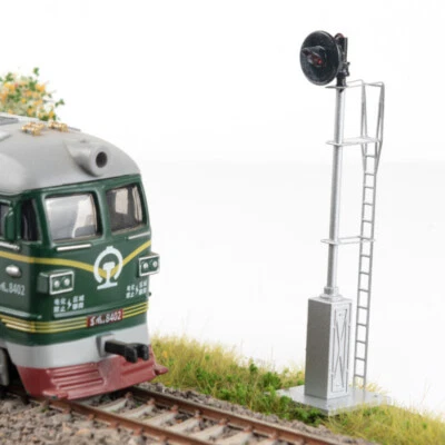 2PC HO/OO 1:87 Scale Railway Track LED Lamps Miniature Train Lighting Model - Image 1 of 4