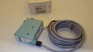 SIEMENS 3RG7560-1CH54 COLOR MARK SENSOR DC PNP CABLE PROXIMITY SWITCH NIB - Picture 1 of 6